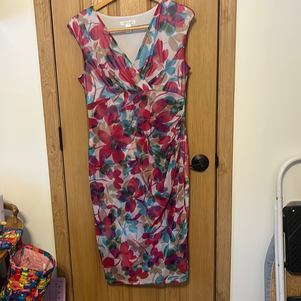 London times size 12 floral, print V-neck  sleeveless